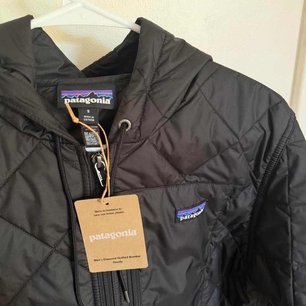 Patagonia Men's Diamond Quilted Bomber Jacket in black